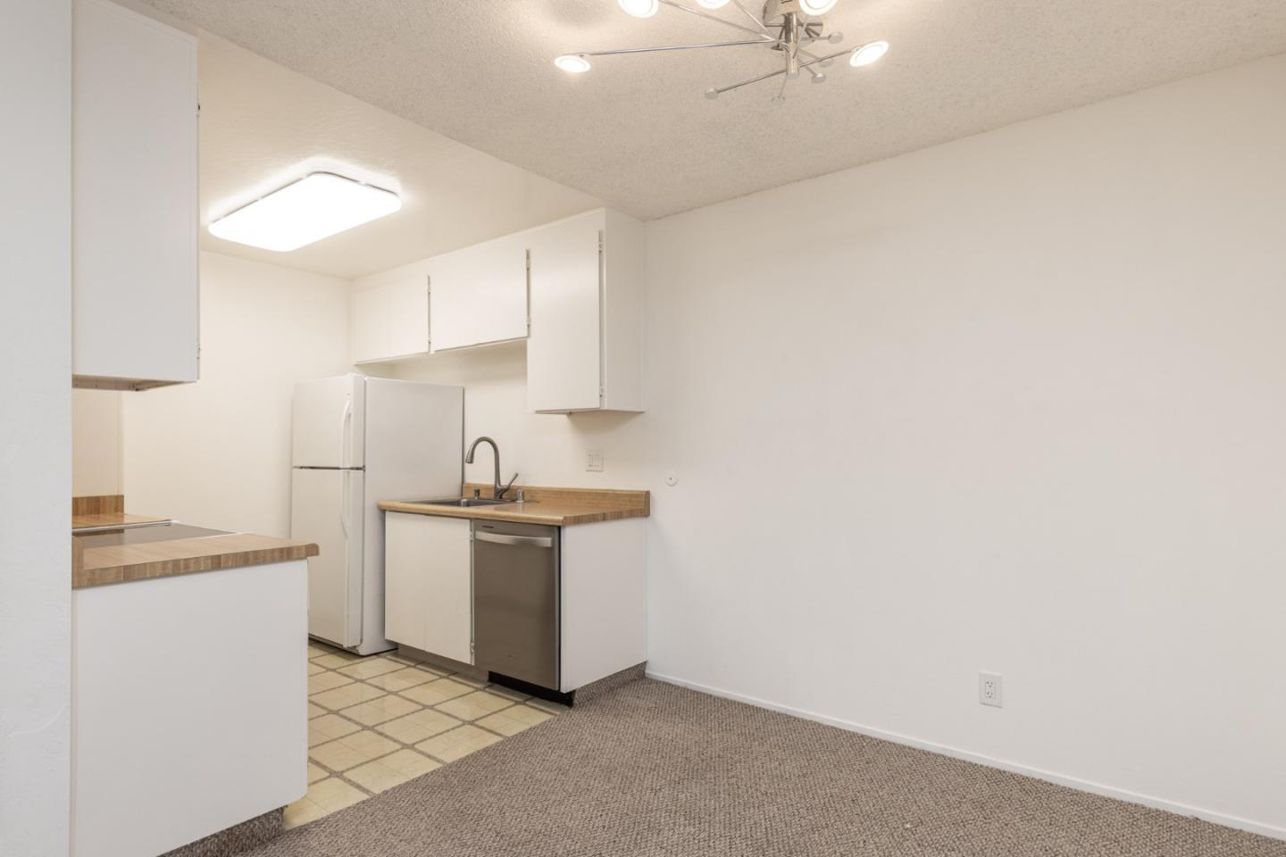 Detail Gallery Image 9 of 16 For 3104 Golden Oaks Ln, Monterey,  CA 93940 - 1 Beds | 1 Baths