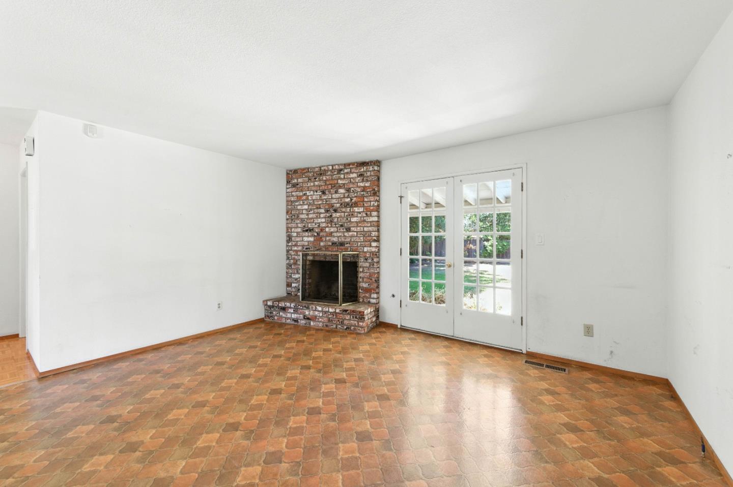 Detail Gallery Image 11 of 49 For 2201 Carleton Dr, Turlock,  CA 95382 - 3 Beds | 2 Baths