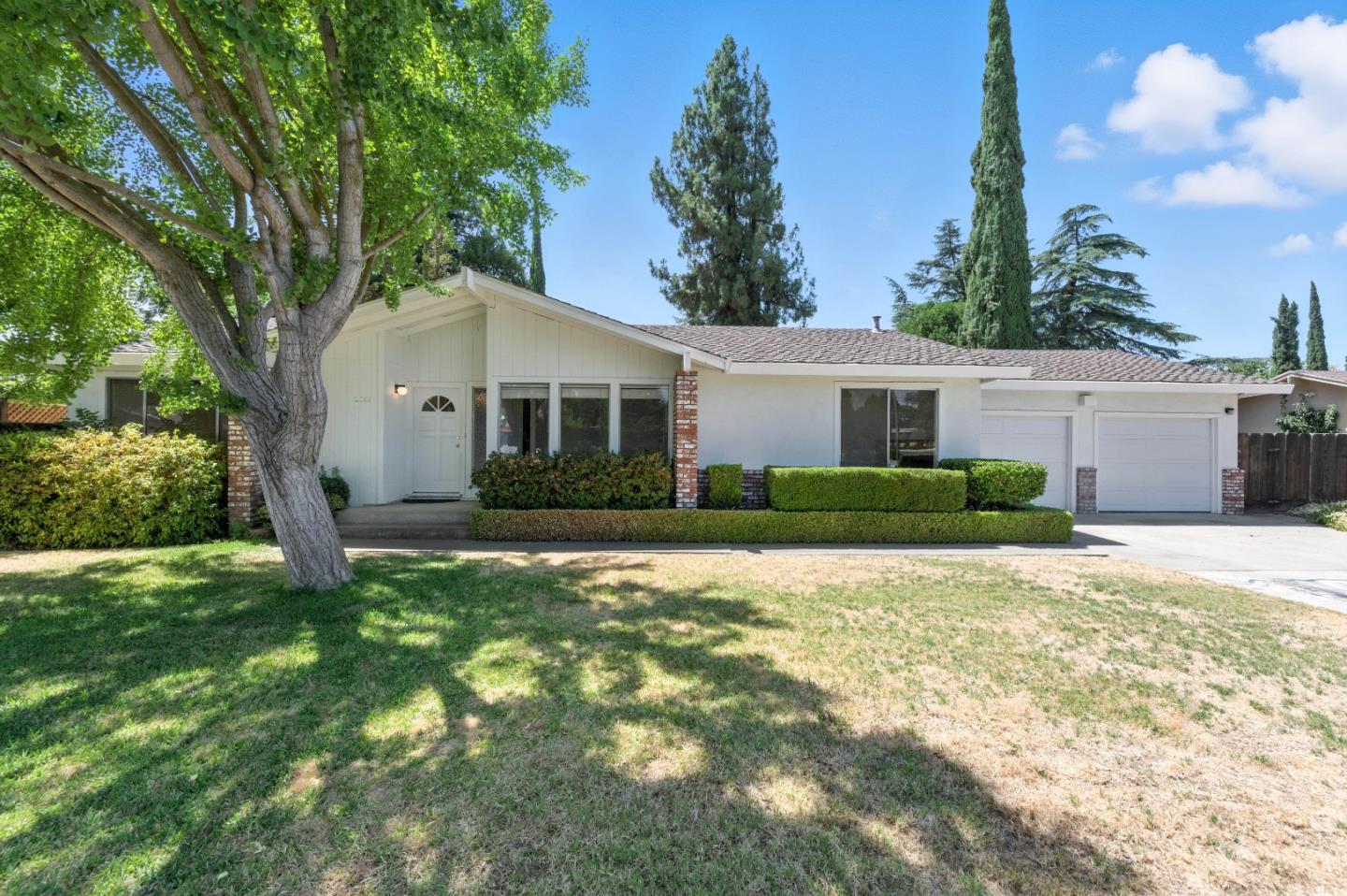Detail Gallery Image 5 of 49 For 2201 Carleton Dr, Turlock,  CA 95382 - 3 Beds | 2 Baths