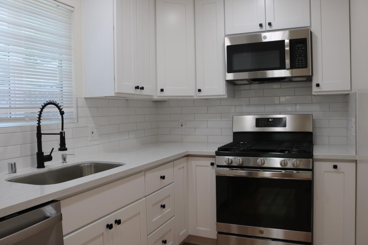 Detail Gallery Image 5 of 22 For 1695 Lincoln Ave, San Jose,  CA 95125 - 3 Beds | 2 Baths