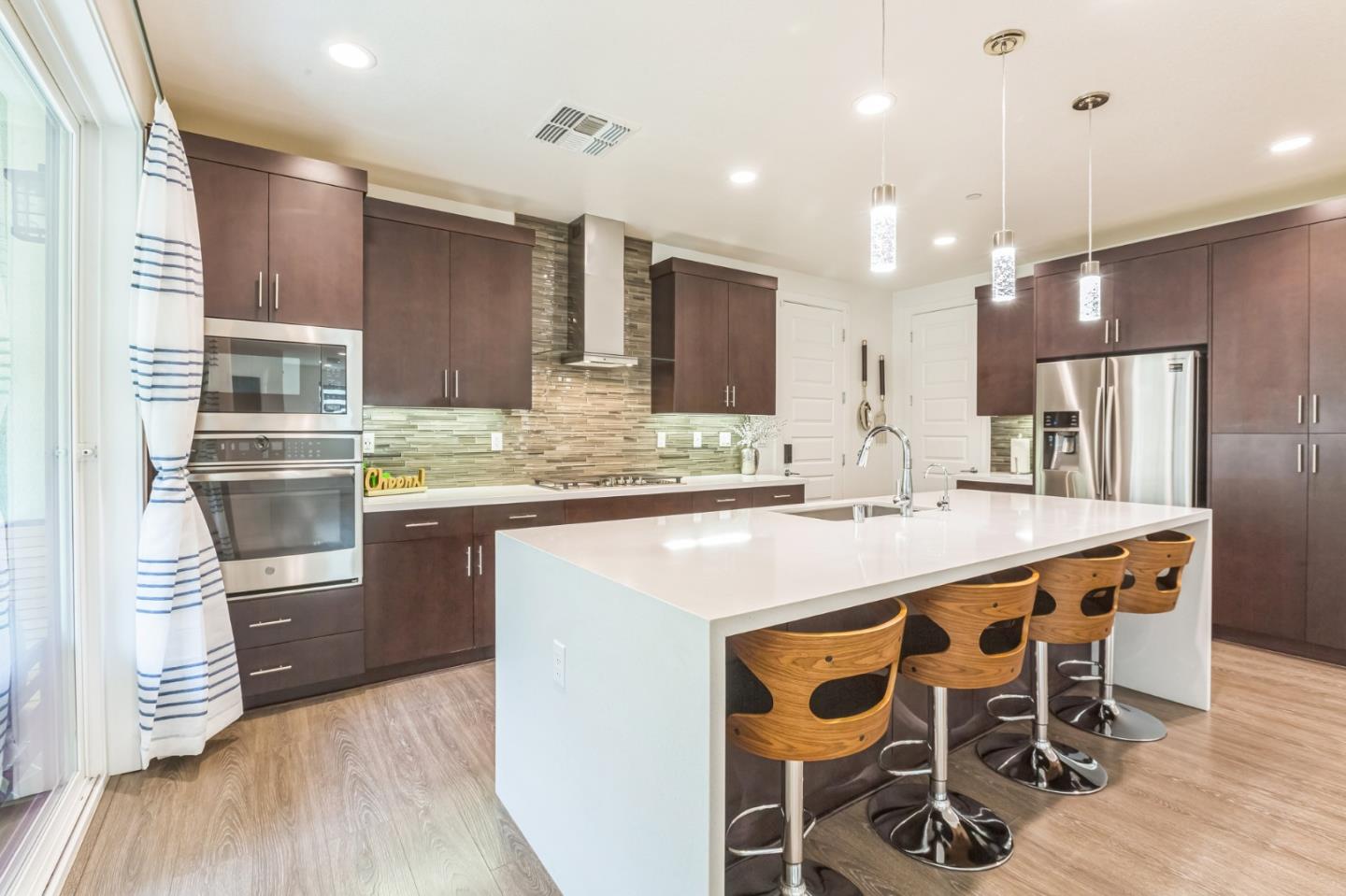 Detail Gallery Image 7 of 26 For 7110 Calistoga Ln, Dublin,  CA 94568 - 4 Beds | 3/1 Baths