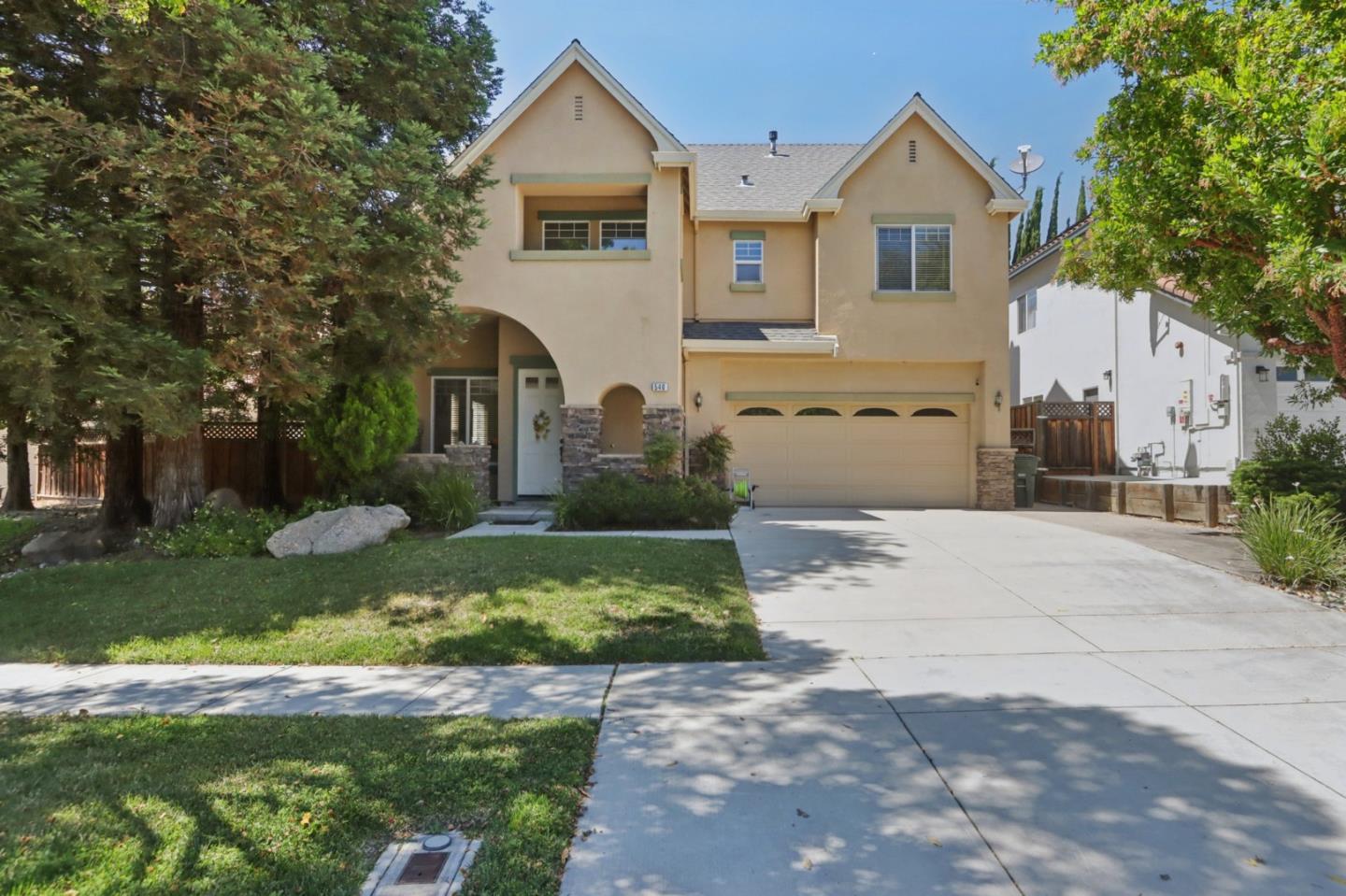 Detail Gallery Image 1 of 33 For 540 Lavender Way, Hollister,  CA 95023 - 4 Beds | 2/1 Baths