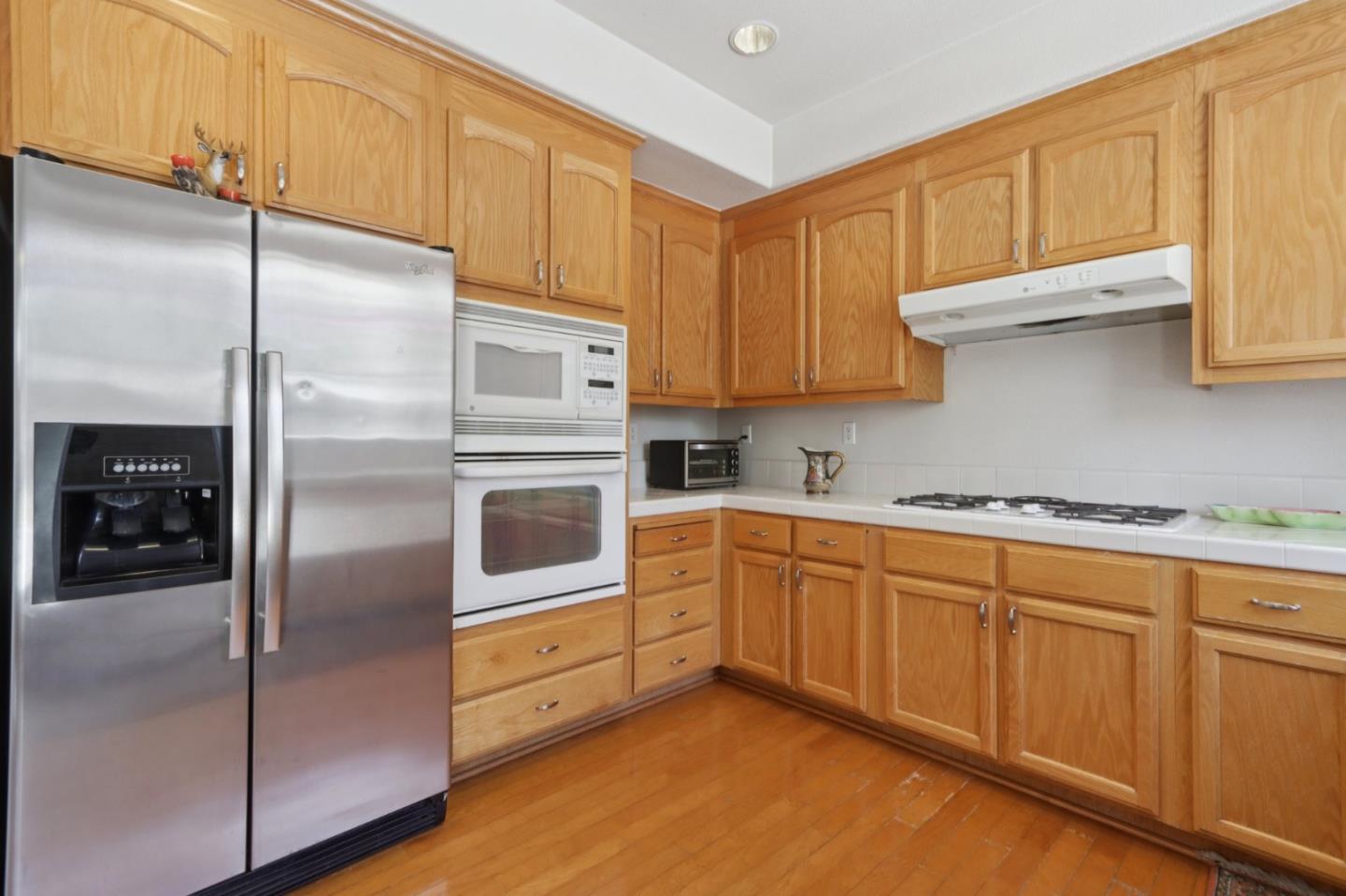 Detail Gallery Image 13 of 33 For 540 Lavender Way, Hollister,  CA 95023 - 4 Beds | 2/1 Baths