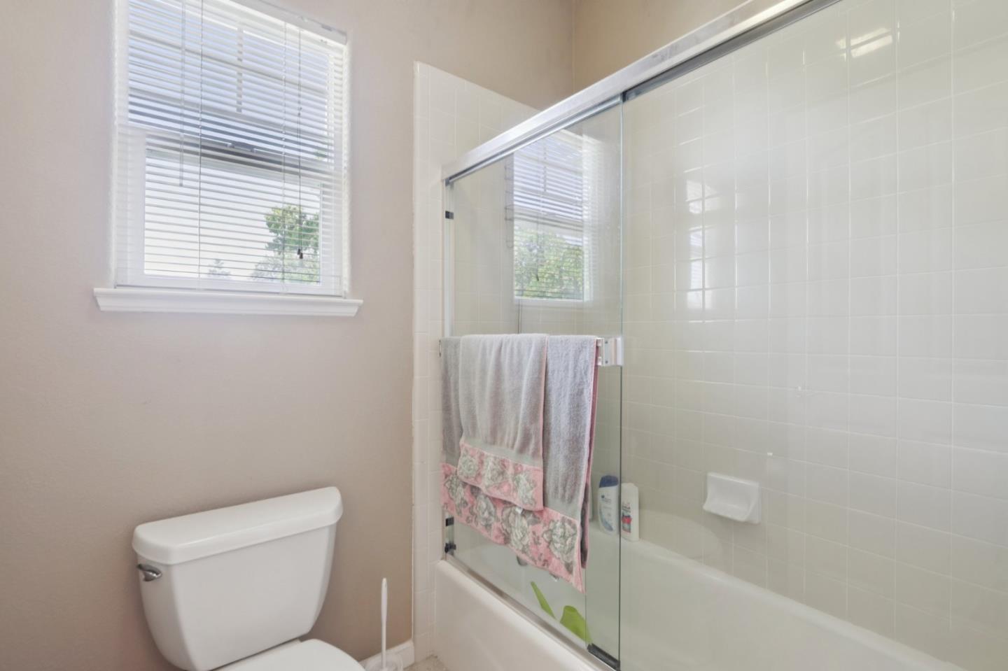 Detail Gallery Image 20 of 33 For 540 Lavender Way, Hollister,  CA 95023 - 4 Beds | 2/1 Baths
