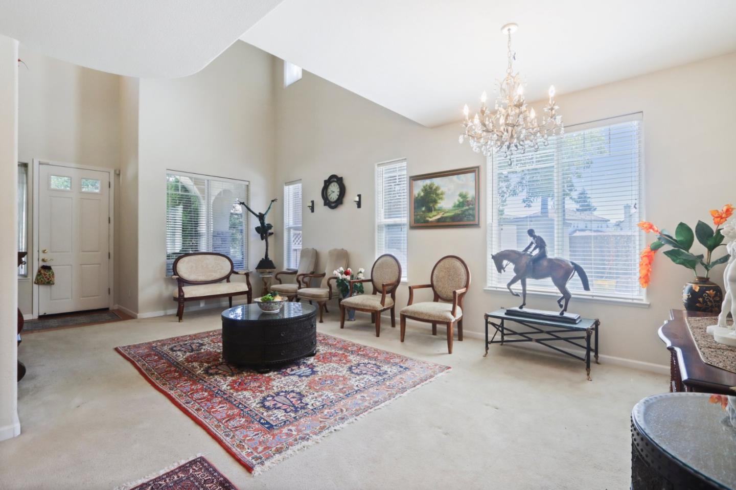 Detail Gallery Image 3 of 33 For 540 Lavender Way, Hollister,  CA 95023 - 4 Beds | 2/1 Baths