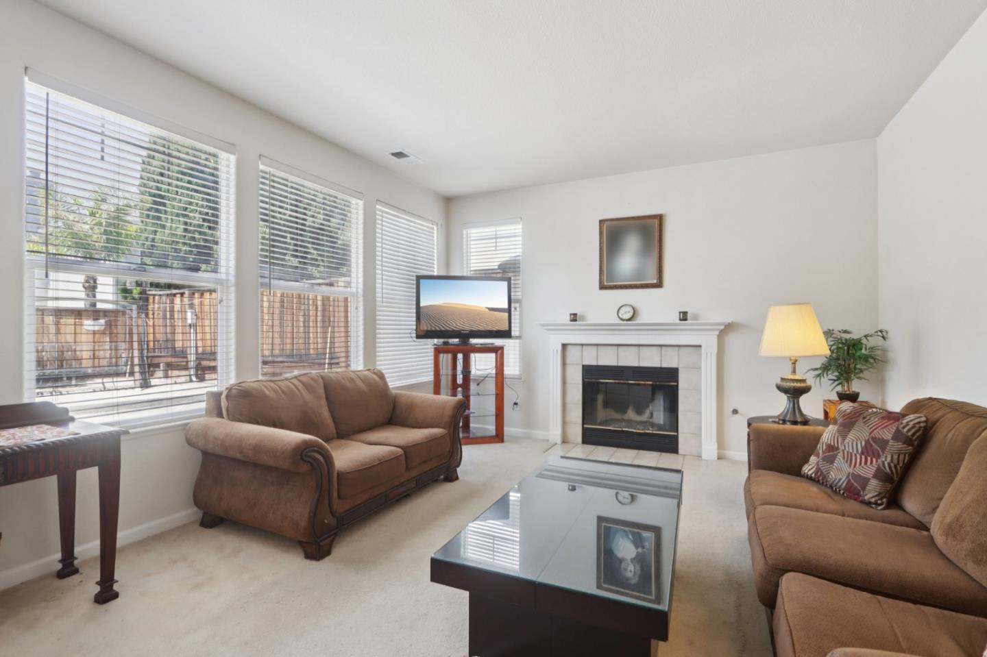 Detail Gallery Image 8 of 33 For 540 Lavender Way, Hollister,  CA 95023 - 4 Beds | 2/1 Baths