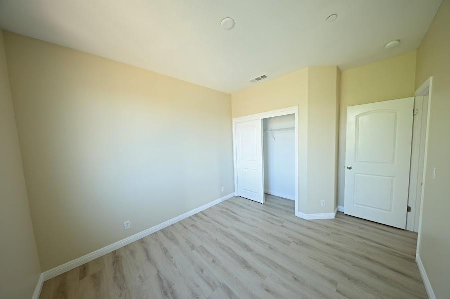 Detail Gallery Image 11 of 18 For 1336 Cassino Way, Salinas,  CA 93905 - 5 Beds | 3 Baths