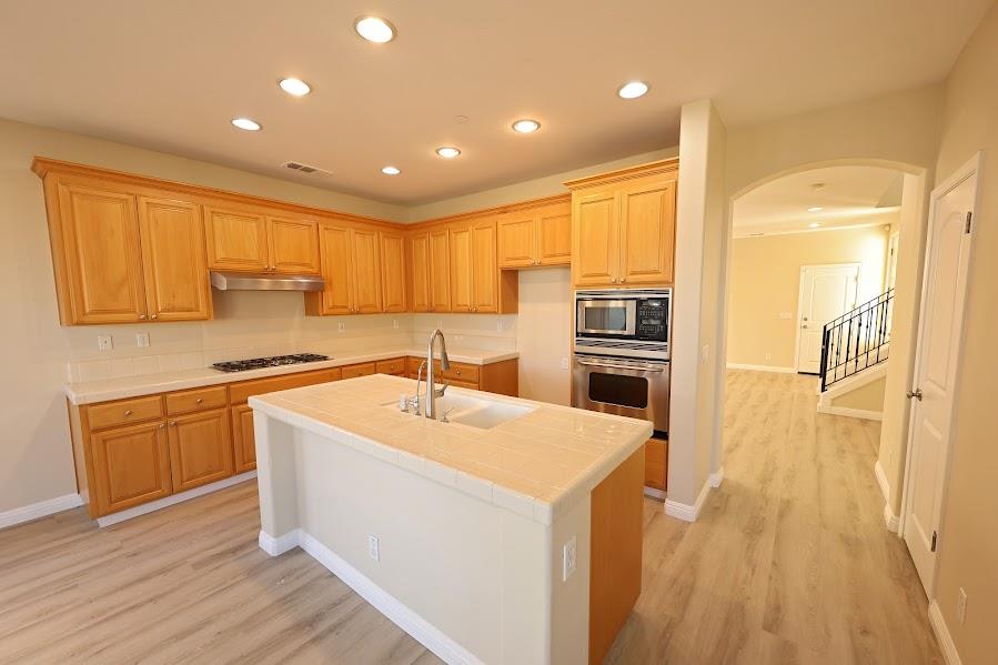 Detail Gallery Image 5 of 18 For 1336 Cassino Way, Salinas,  CA 93905 - 5 Beds | 3 Baths