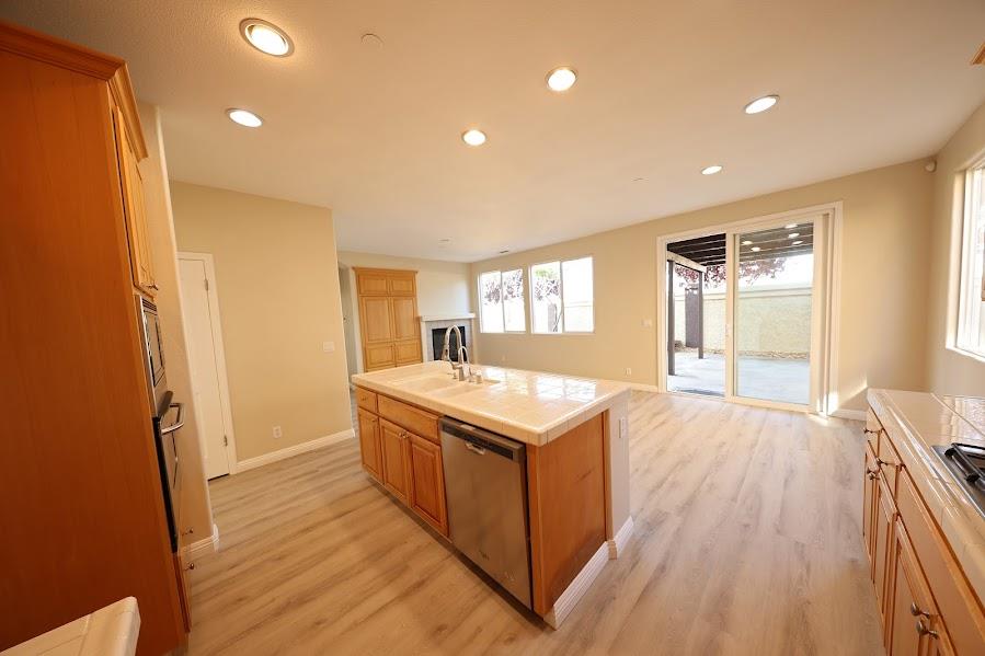 Detail Gallery Image 6 of 18 For 1336 Cassino Way, Salinas,  CA 93905 - 5 Beds | 3 Baths