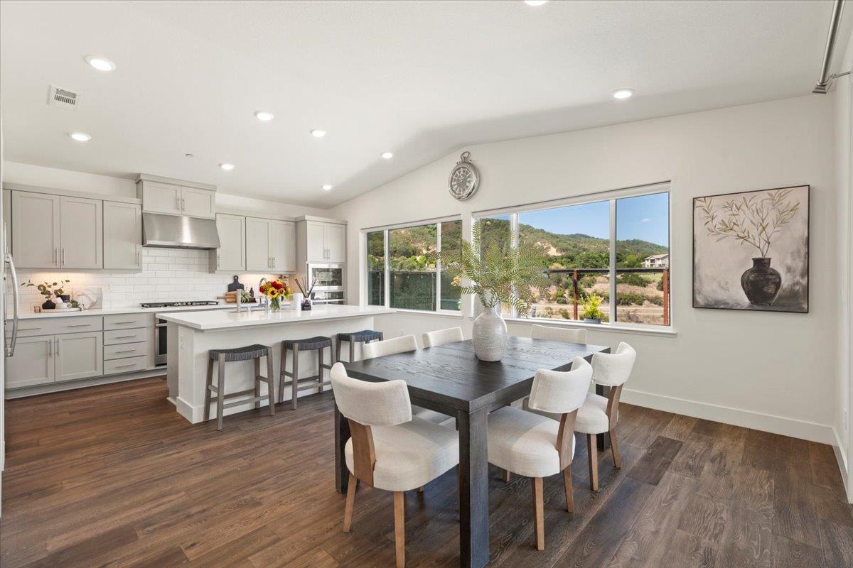 Detail Gallery Image 16 of 77 For 7171 Spumante Ct, Gilroy,  CA 95020 - 4 Beds | 3 Baths
