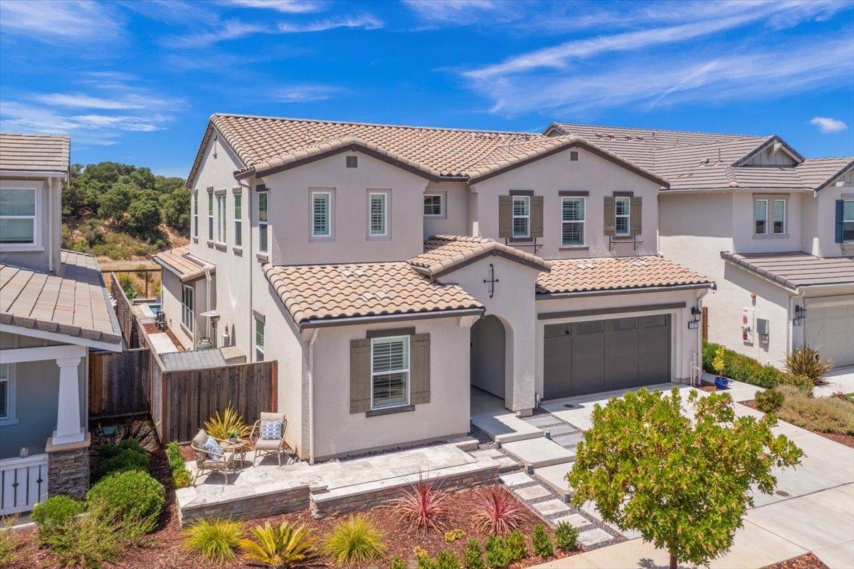 Detail Gallery Image 2 of 77 For 7171 Spumante Ct, Gilroy,  CA 95020 - 4 Beds | 3 Baths
