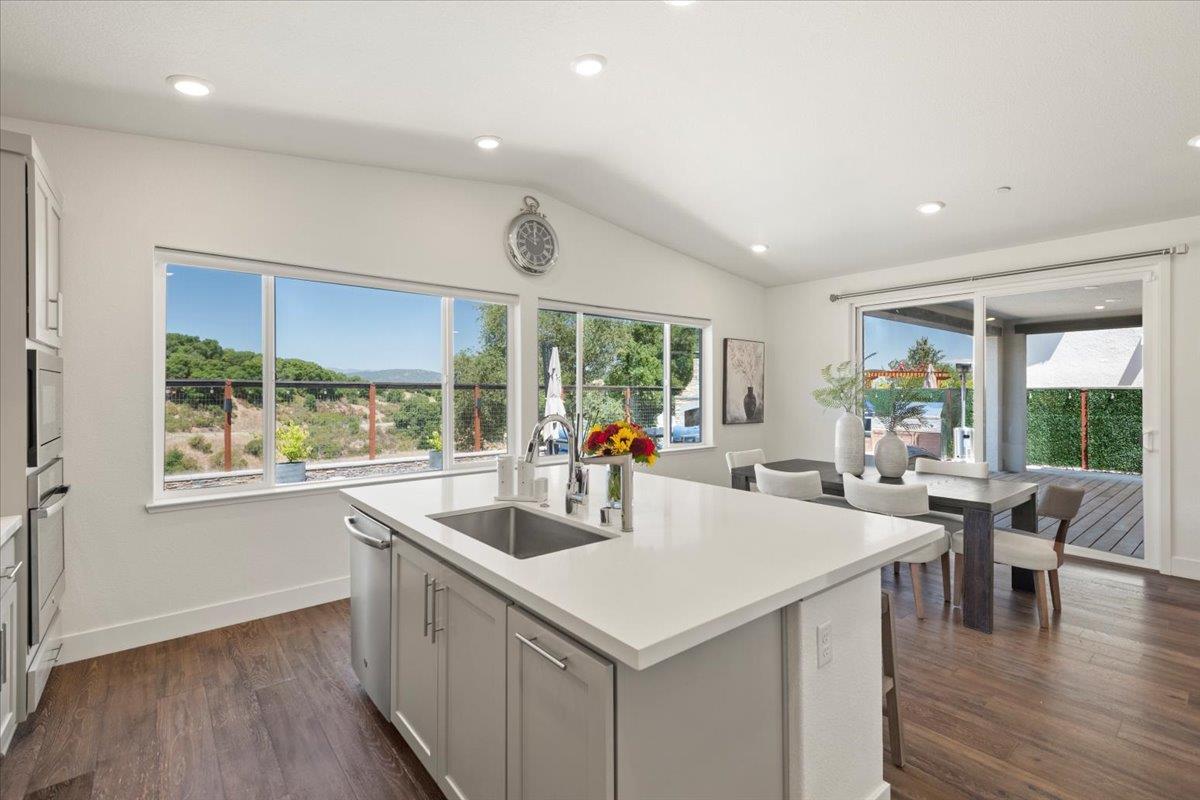 Detail Gallery Image 23 of 77 For 7171 Spumante Ct, Gilroy,  CA 95020 - 4 Beds | 3 Baths