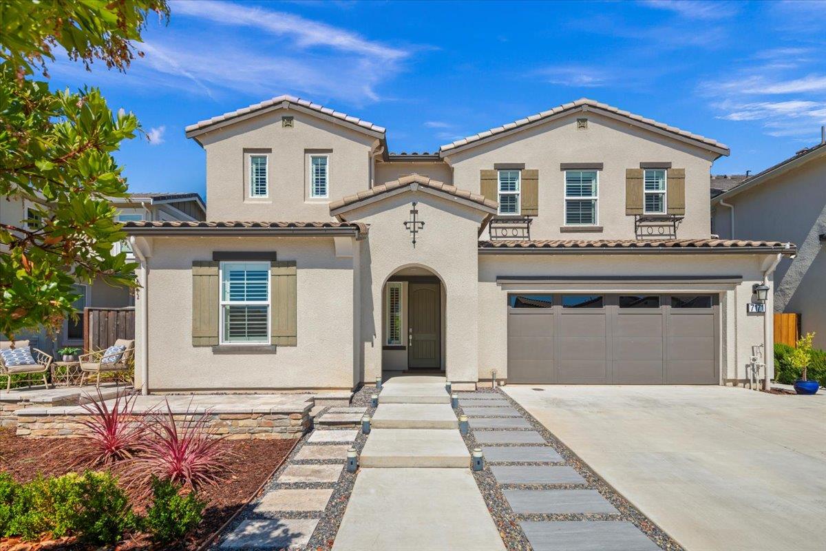 Detail Gallery Image 4 of 77 For 7171 Spumante Ct, Gilroy,  CA 95020 - 4 Beds | 3 Baths