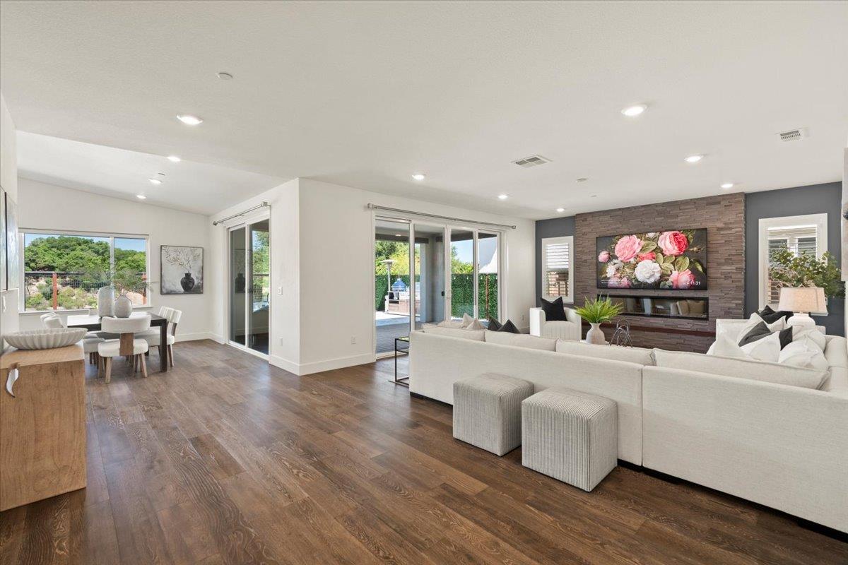 Detail Gallery Image 7 of 77 For 7171 Spumante Ct, Gilroy,  CA 95020 - 4 Beds | 3 Baths