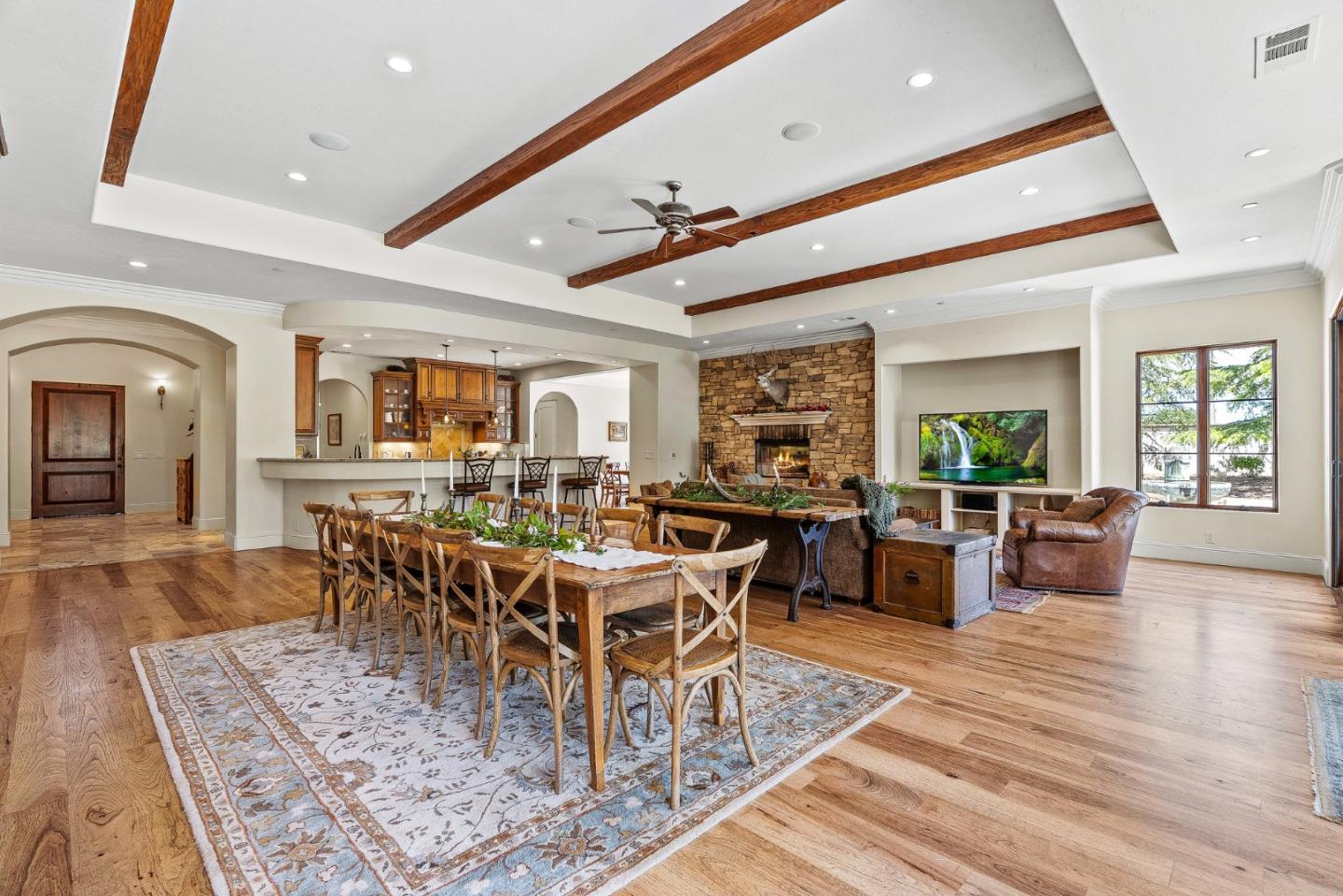 Detail Gallery Image 10 of 63 For 432 River Rd, Salinas,  CA 93908 - 4 Beds | 4/1 Baths