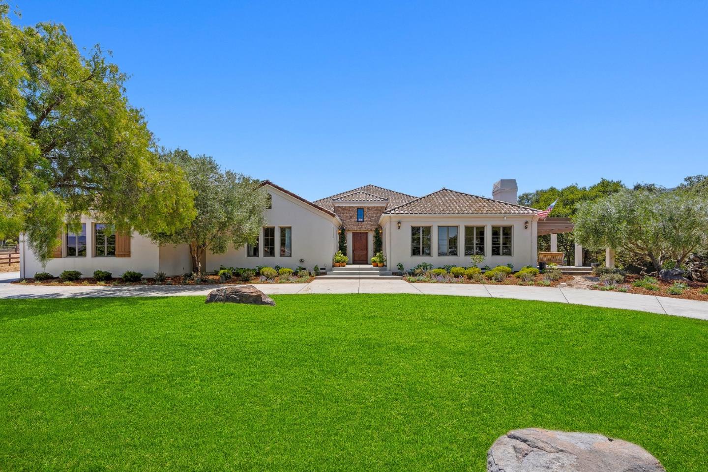 Detail Gallery Image 5 of 63 For 432 River Rd, Salinas,  CA 93908 - 4 Beds | 4/1 Baths