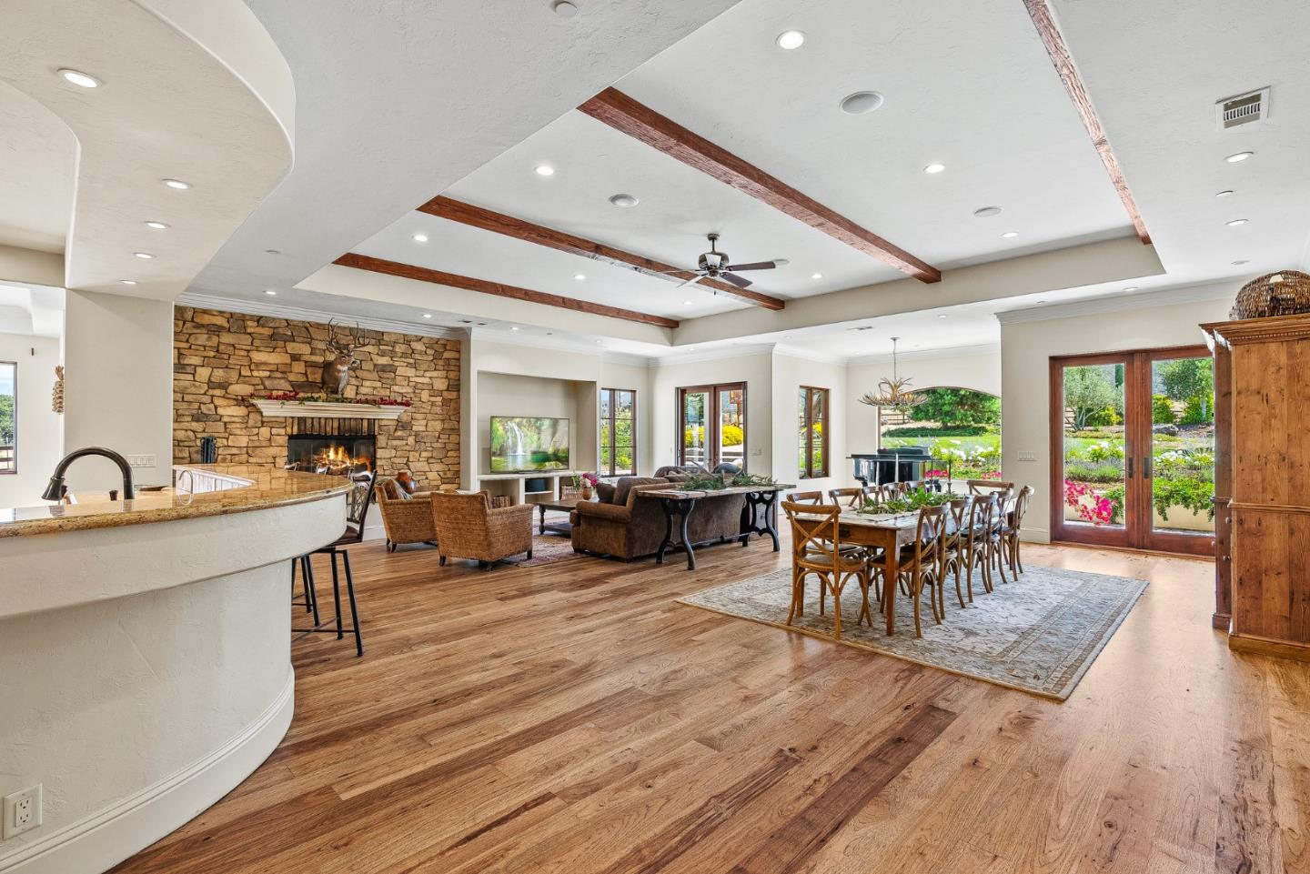 Detail Gallery Image 9 of 63 For 432 River Rd, Salinas,  CA 93908 - 4 Beds | 4/1 Baths