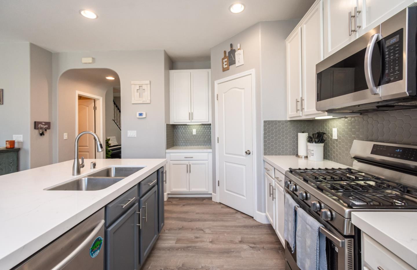 Detail Gallery Image 10 of 45 For 3417 River Shoal Ave, Sacramento,  CA 95833 - 4 Beds | 2/1 Baths