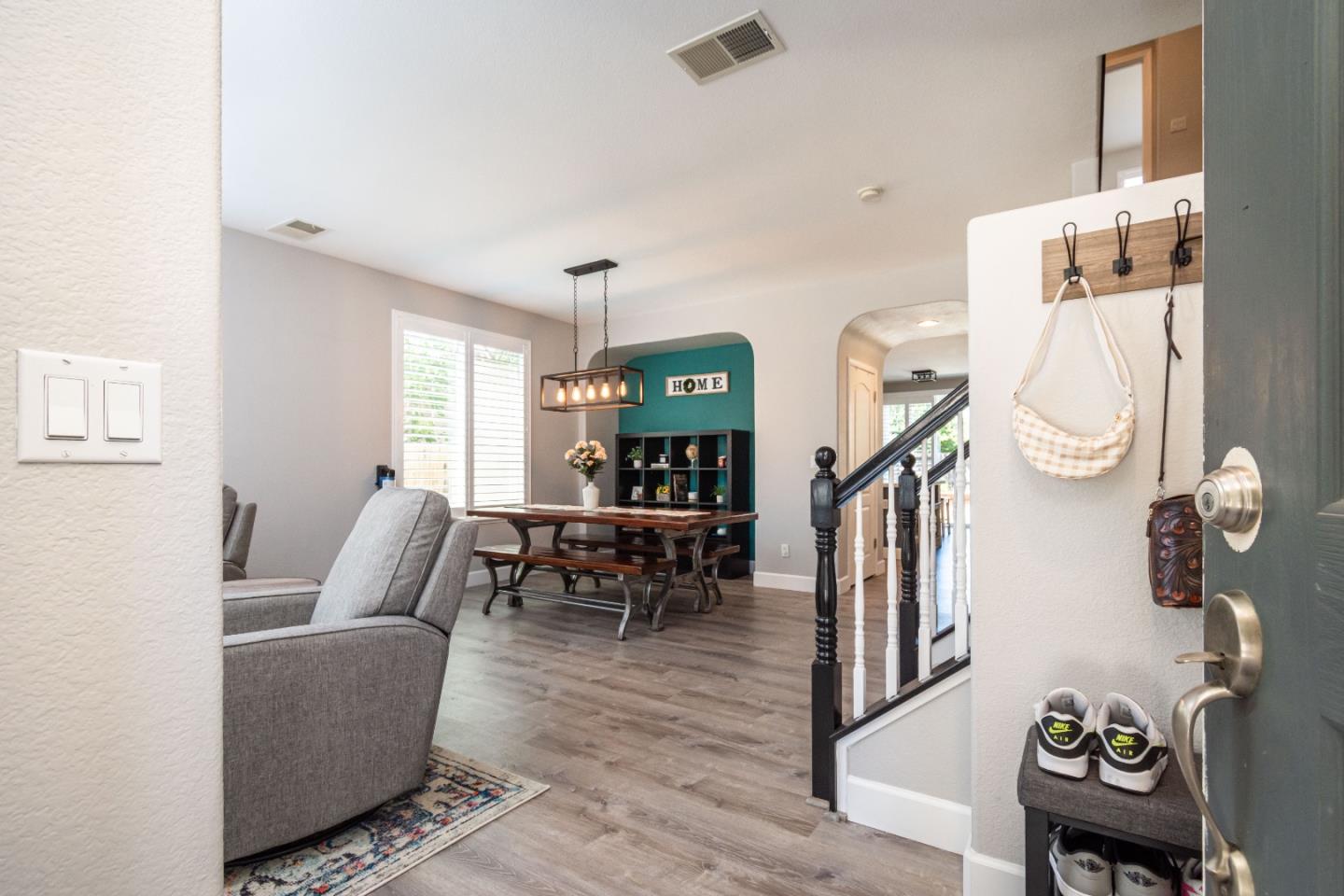 Detail Gallery Image 2 of 45 For 3417 River Shoal Ave, Sacramento,  CA 95833 - 4 Beds | 2/1 Baths