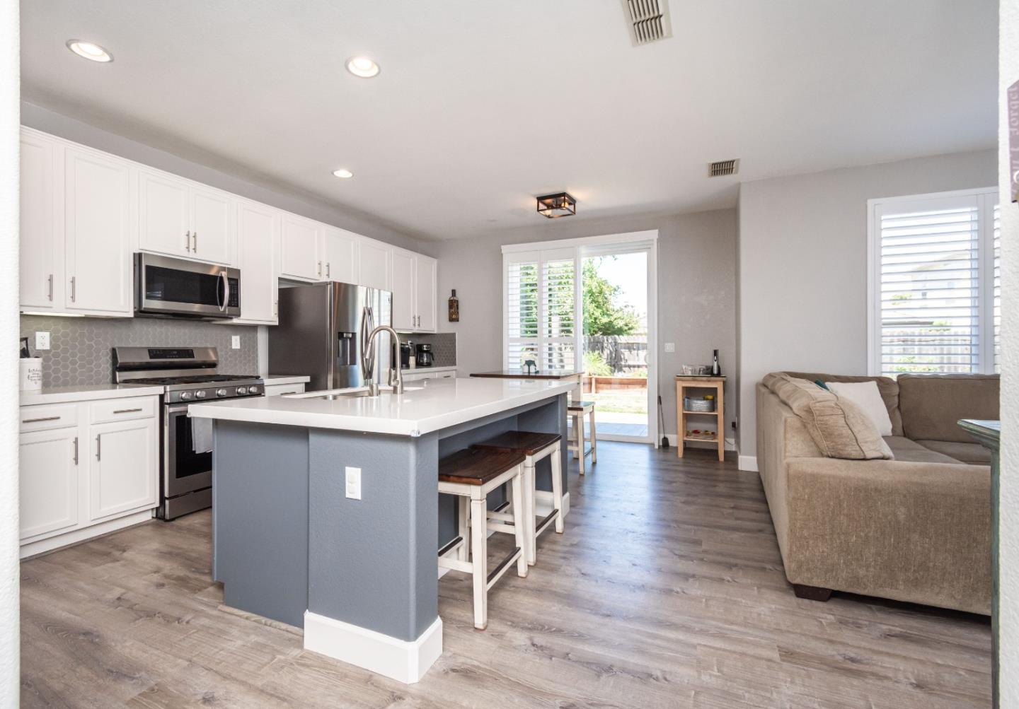 Detail Gallery Image 9 of 45 For 3417 River Shoal Ave, Sacramento,  CA 95833 - 4 Beds | 2/1 Baths