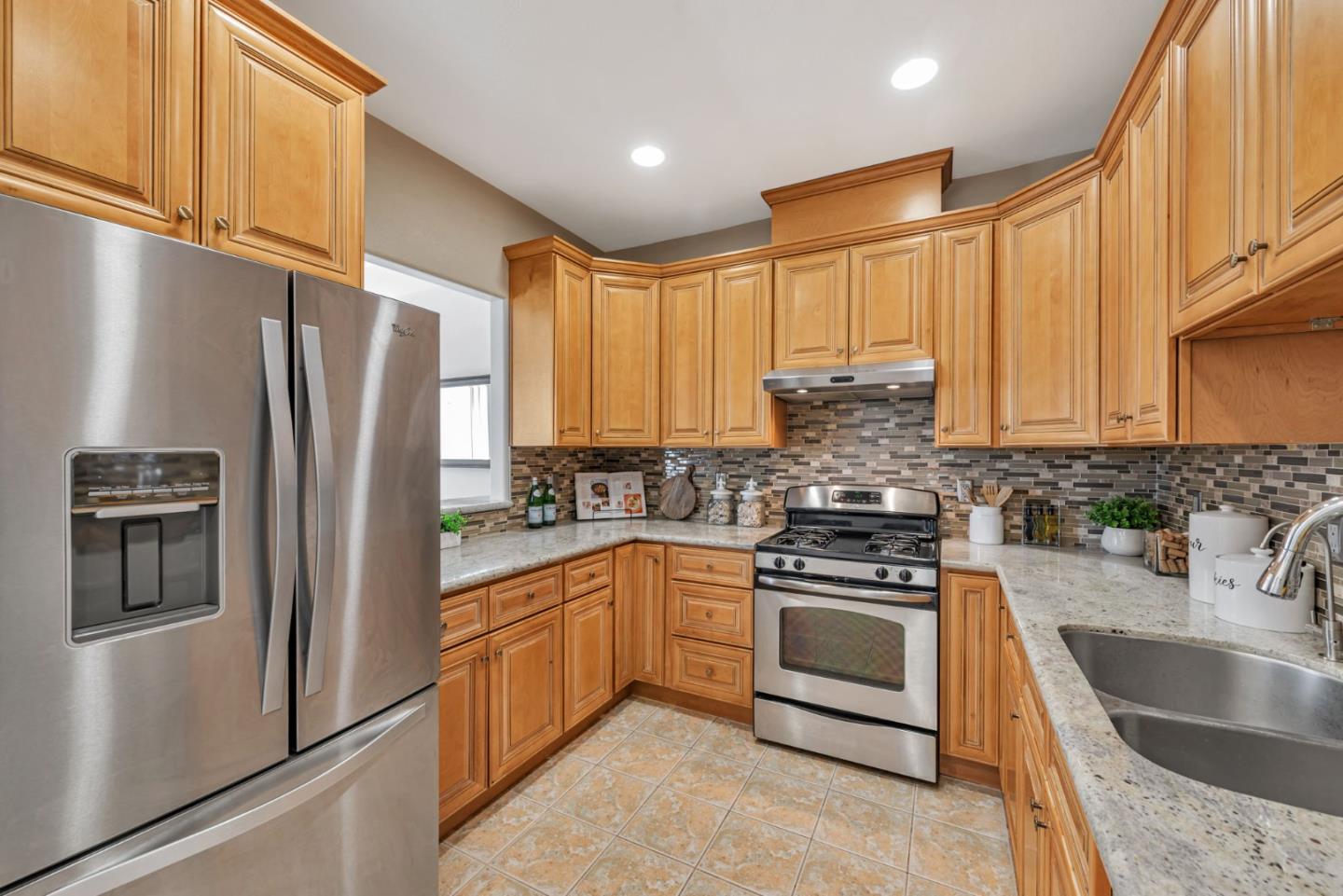 Detail Gallery Image 7 of 29 For 525 Guiti Garden Ct, San Jose,  CA 95136 - 2 Beds | 2/1 Baths