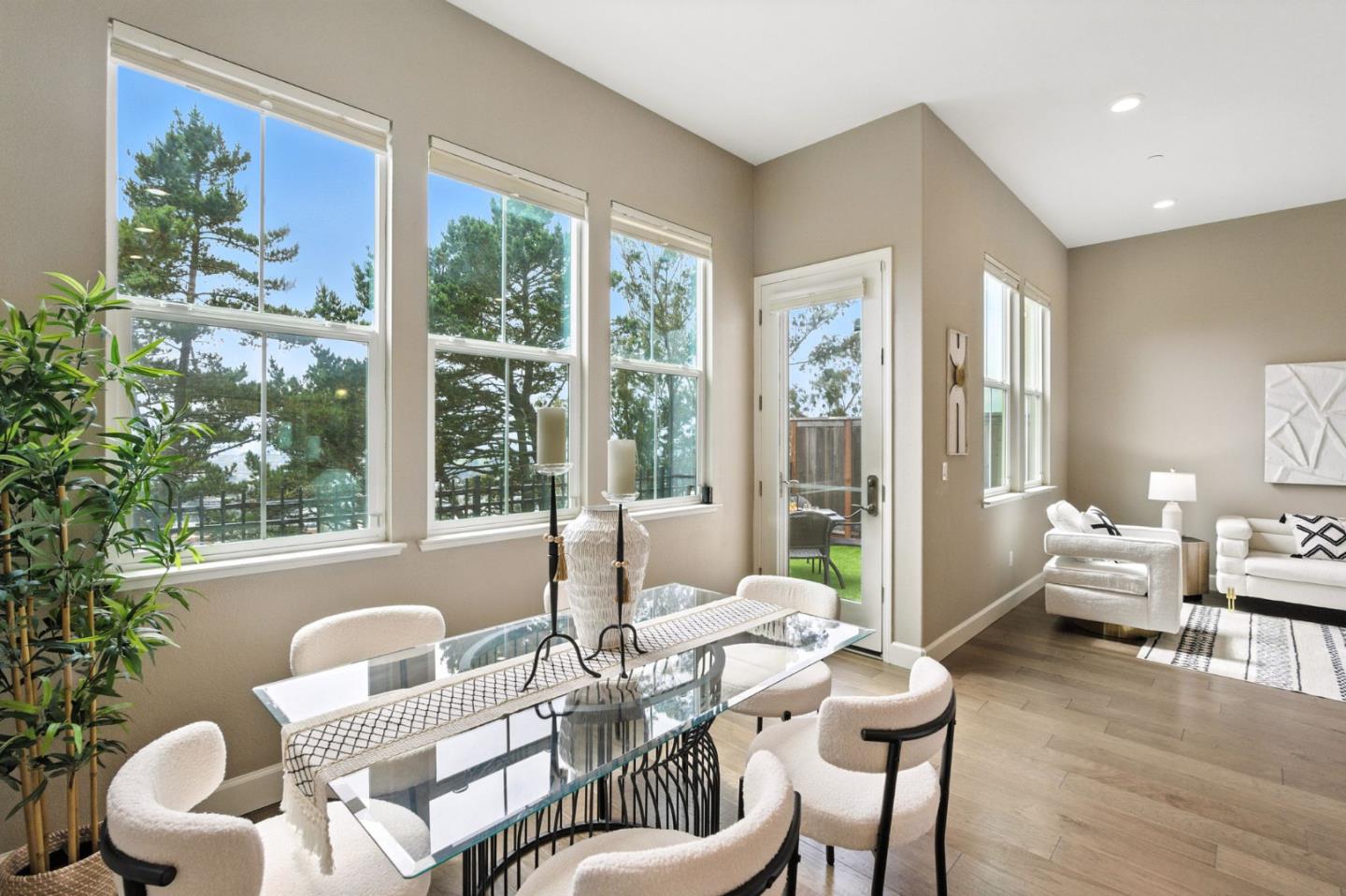 Detail Gallery Image 4 of 47 For 1018 Ocean View Ave, Daly City,  CA 94014 - 4 Beds | 3/1 Baths