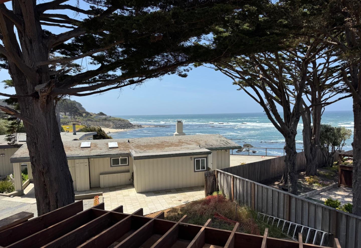 Detail Gallery Image 6 of 9 For 155 Reef Point Rd, Moss Beach,  CA 94038 - 4 Beds | 3/1 Baths