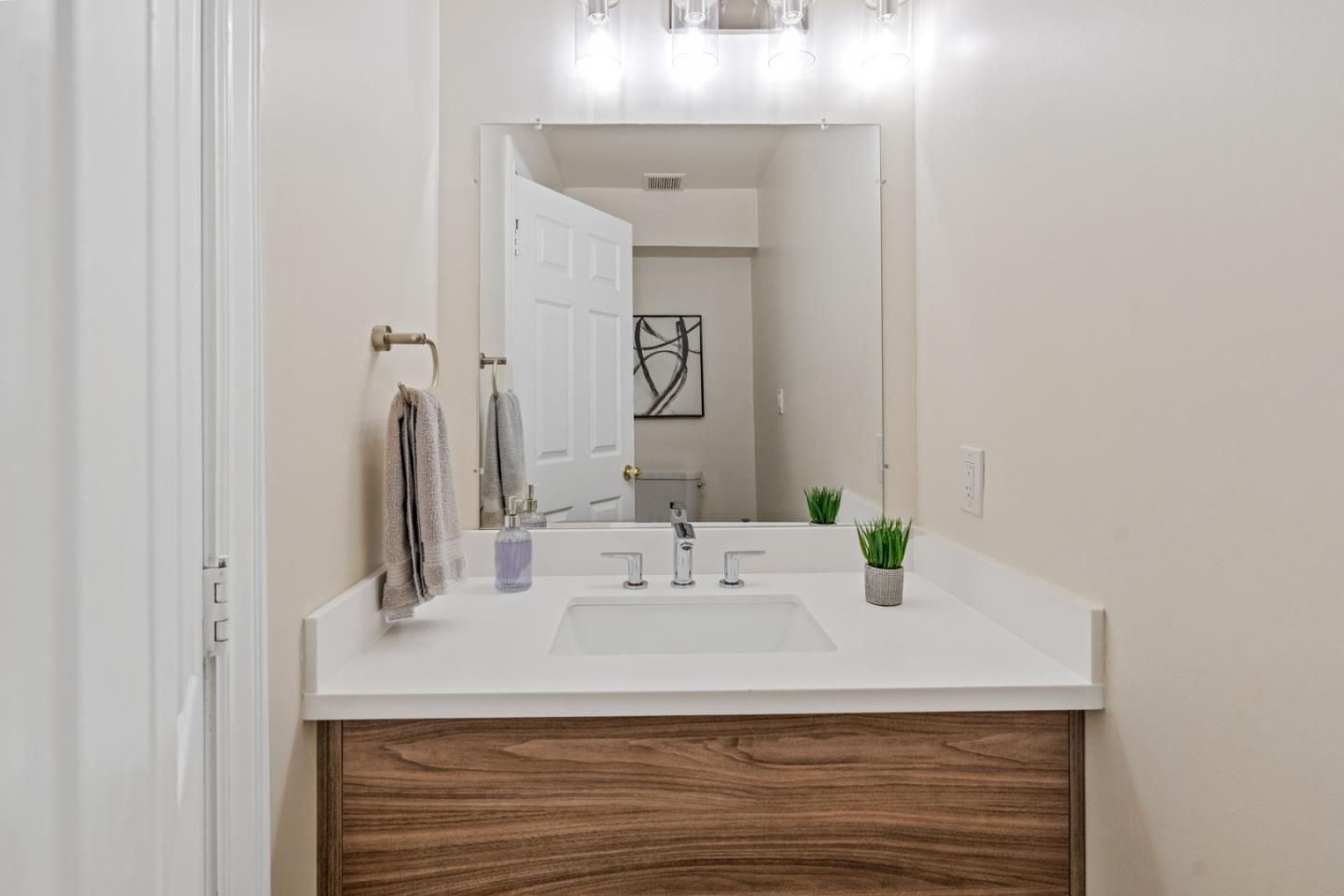 Detail Gallery Image 17 of 70 For 301 Channing Way, Pacifica,  CA 94044 - 4 Beds | 4/1 Baths