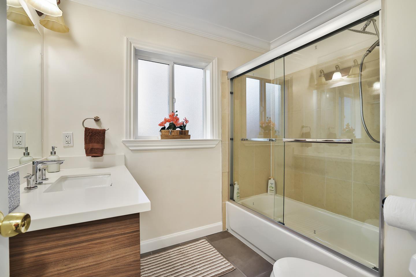 Detail Gallery Image 19 of 70 For 301 Channing Way, Pacifica,  CA 94044 - 4 Beds | 4/1 Baths