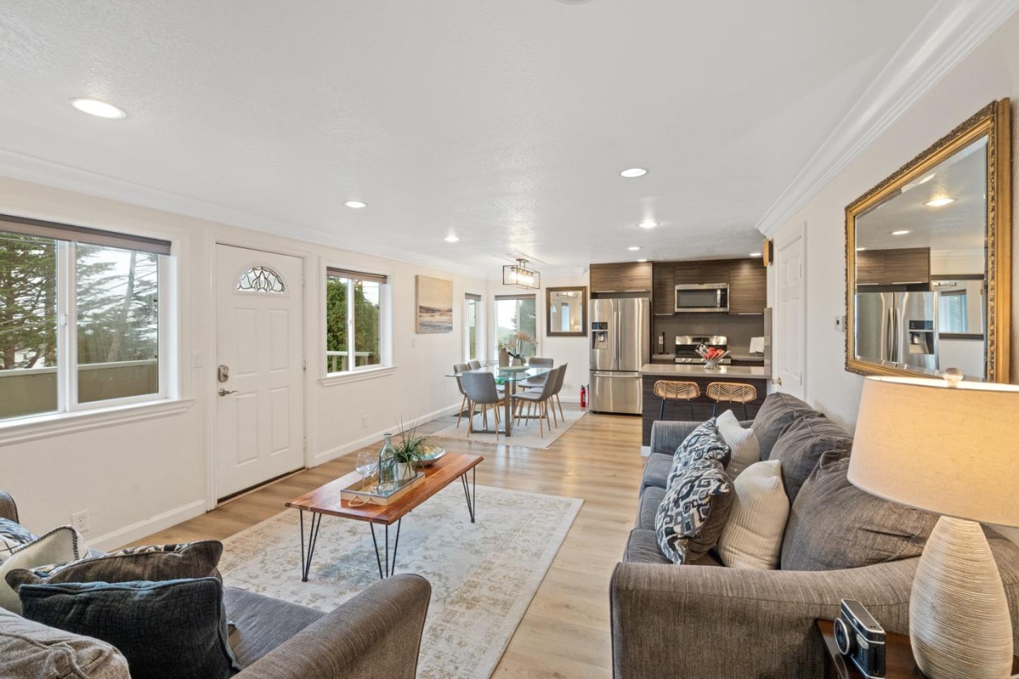 Detail Gallery Image 21 of 70 For 301 Channing Way, Pacifica,  CA 94044 - 4 Beds | 4/1 Baths