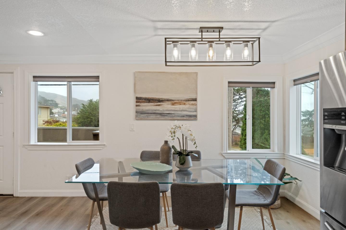 Detail Gallery Image 22 of 70 For 301 Channing Way, Pacifica,  CA 94044 - 4 Beds | 4/1 Baths