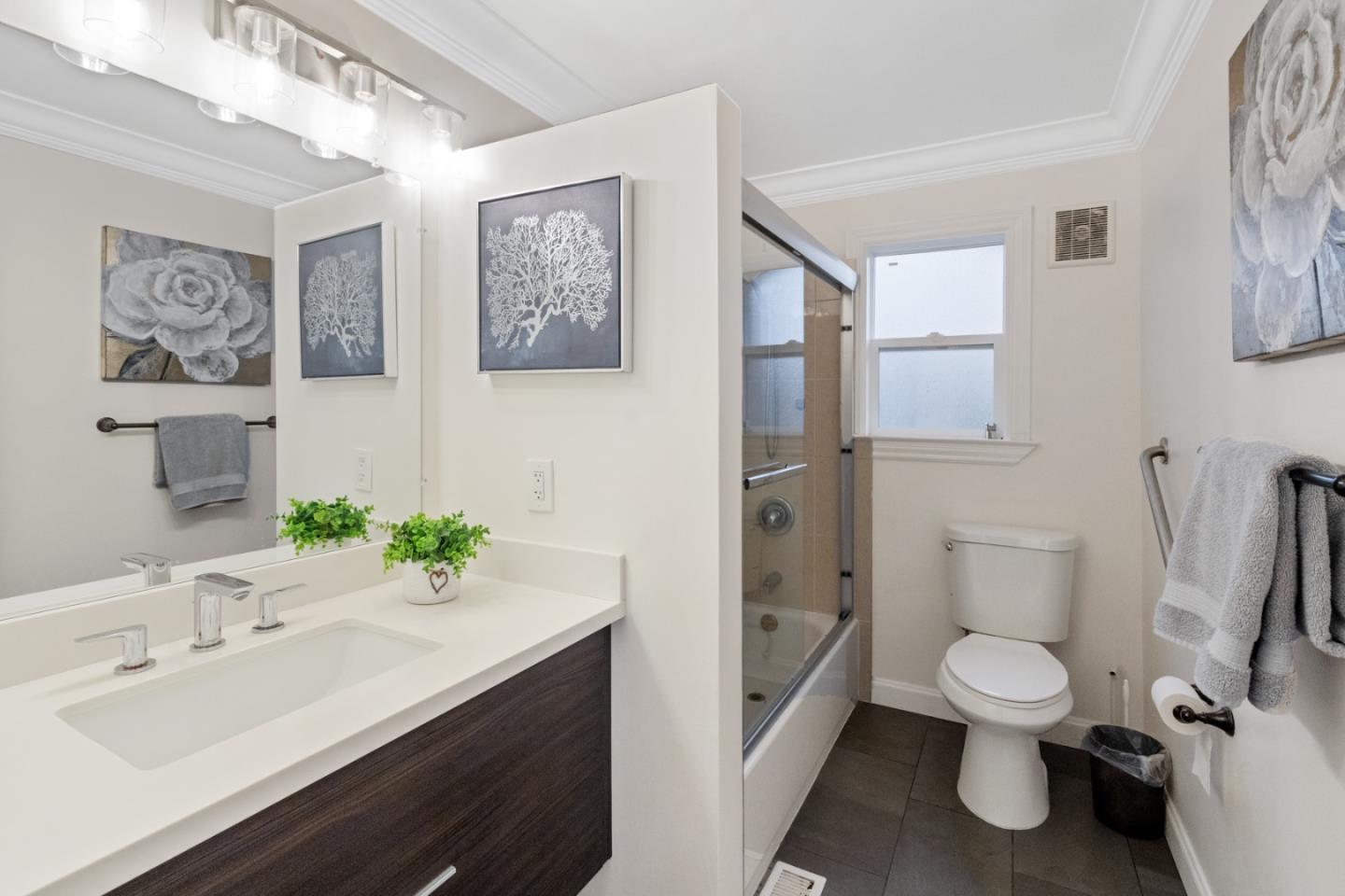Detail Gallery Image 28 of 70 For 301 Channing Way, Pacifica,  CA 94044 - 4 Beds | 4/1 Baths