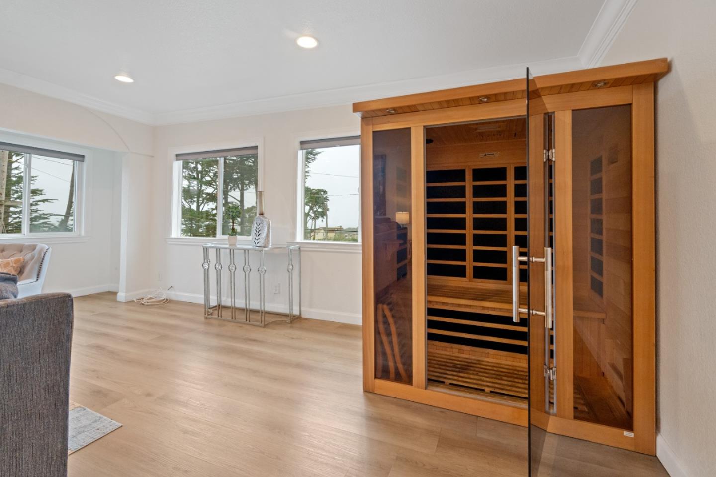 Detail Gallery Image 43 of 70 For 301 Channing Way, Pacifica,  CA 94044 - 4 Beds | 4/1 Baths