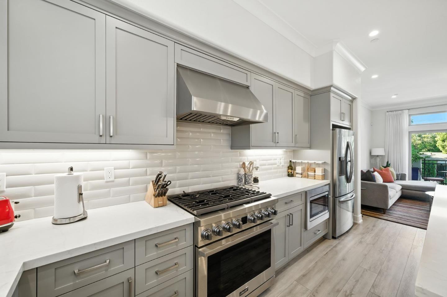 Detail Gallery Image 14 of 36 For 2326 Rock St, Mountain View,  CA 94043 - 2 Beds | 2/1 Baths