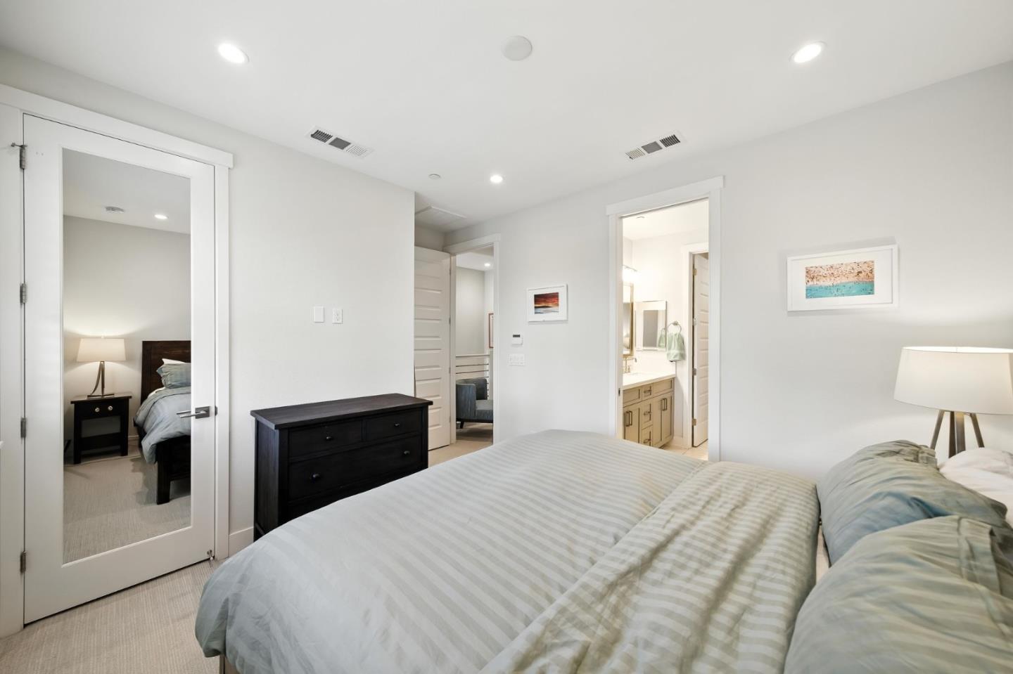 Detail Gallery Image 22 of 36 For 2326 Rock St, Mountain View,  CA 94043 - 2 Beds | 2/1 Baths