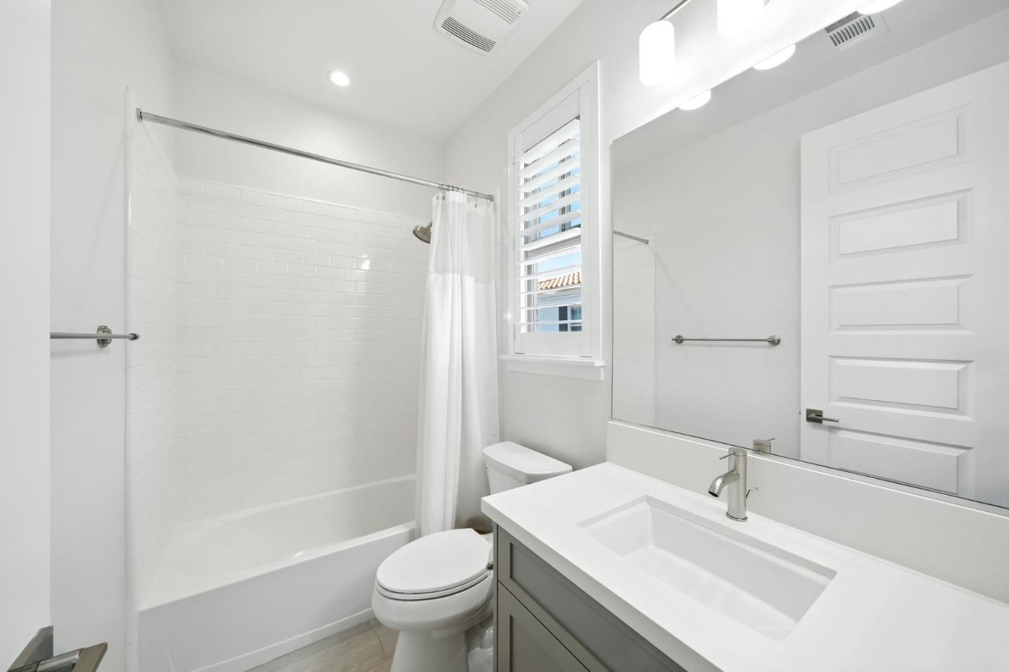 Detail Gallery Image 26 of 36 For 2326 Rock St, Mountain View,  CA 94043 - 2 Beds | 2/1 Baths
