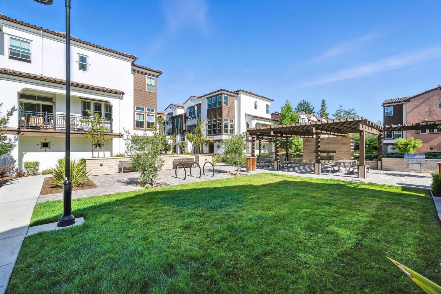 Detail Gallery Image 30 of 36 For 2326 Rock St, Mountain View,  CA 94043 - 2 Beds | 2/1 Baths