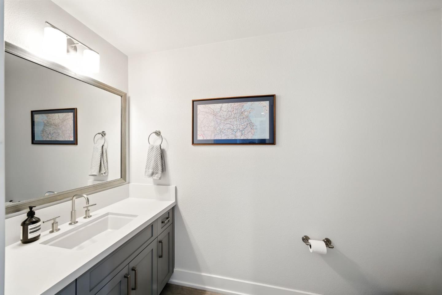 Detail Gallery Image 4 of 36 For 2326 Rock St, Mountain View,  CA 94043 - 2 Beds | 2/1 Baths