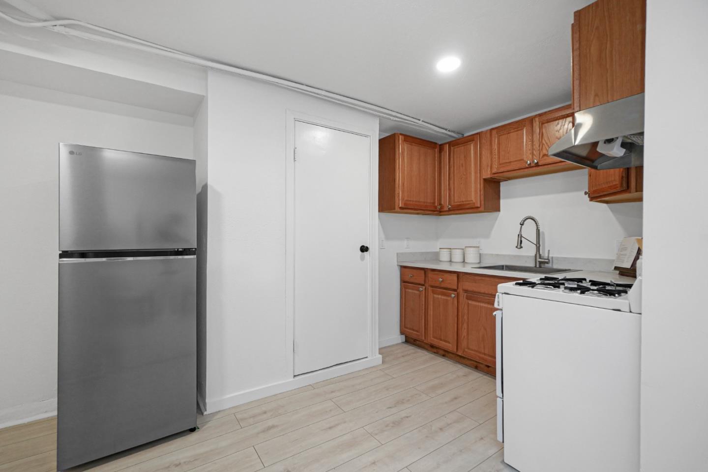 Detail Gallery Image 33 of 45 For 451 Winchester St, Daly City,  CA 94014 - 4 Beds | 3 Baths