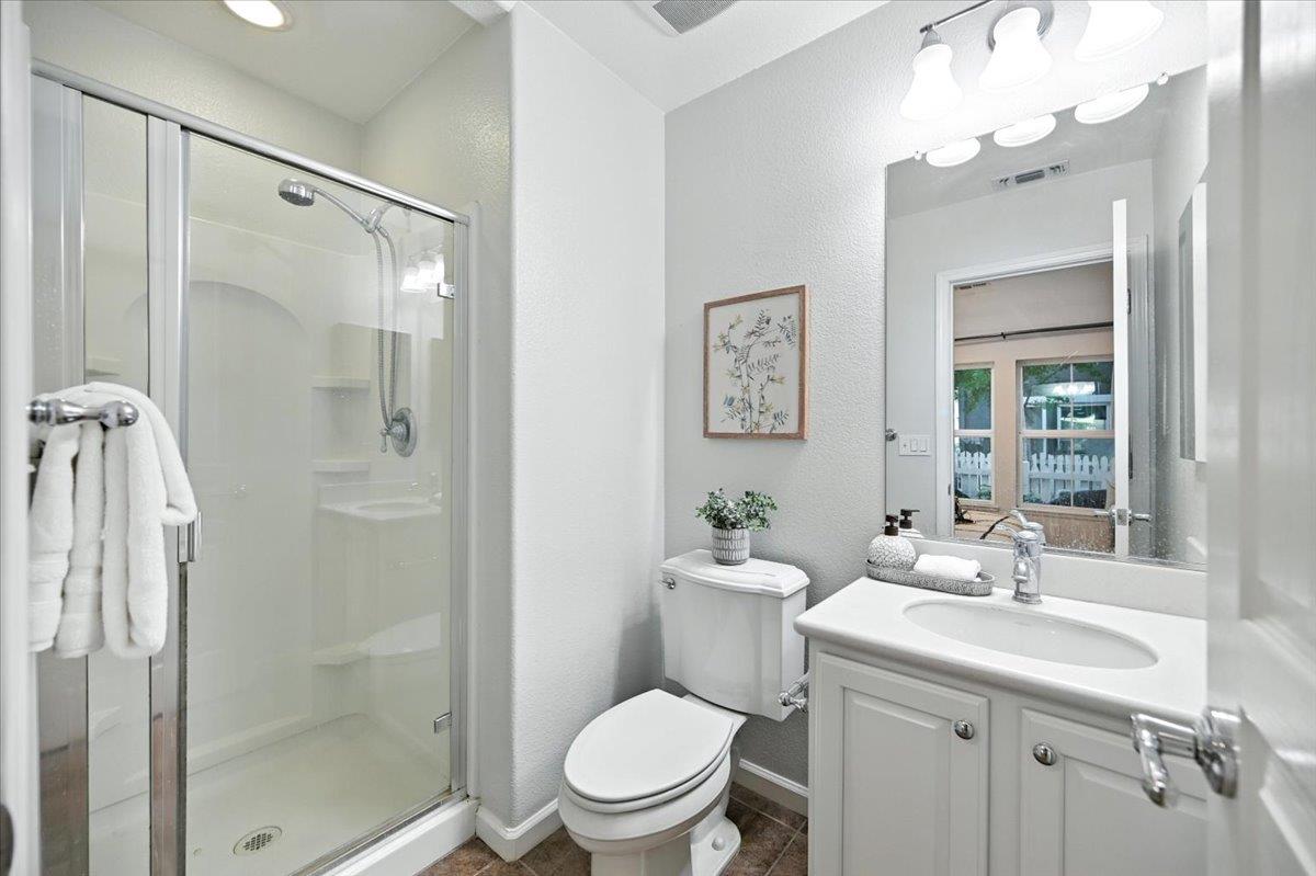 Detail Gallery Image 23 of 35 For 917 Alegre Pl, San Jose,  CA 95126 - 3 Beds | 3/1 Baths
