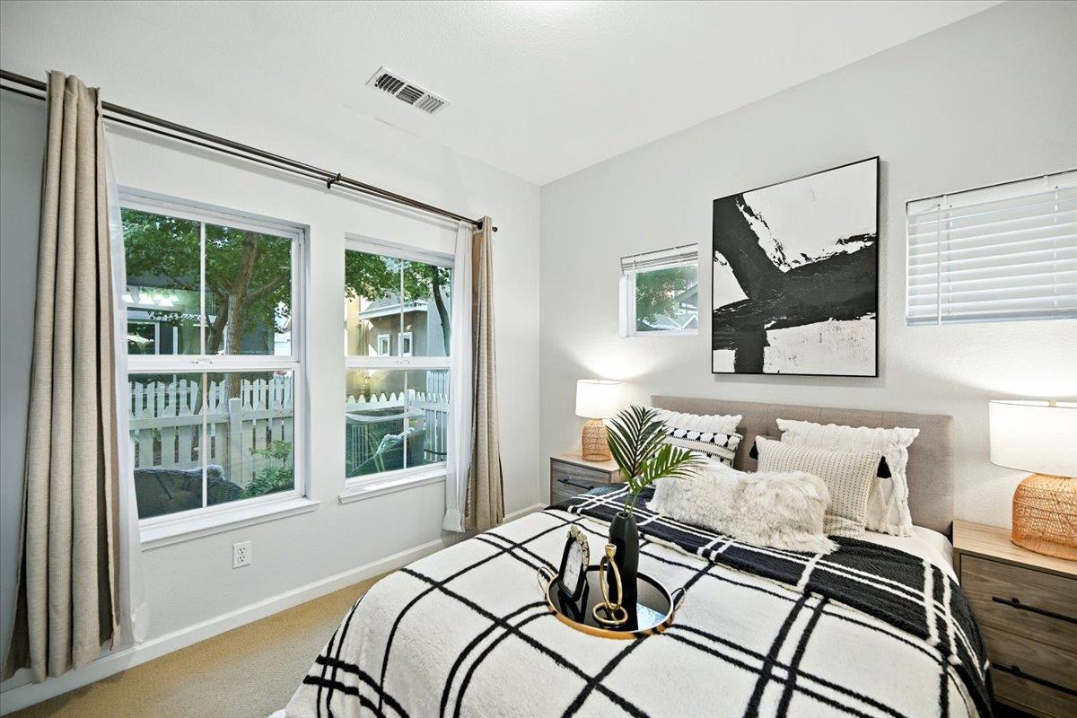Detail Gallery Image 4 of 35 For 917 Alegre Pl, San Jose,  CA 95126 - 3 Beds | 3/1 Baths