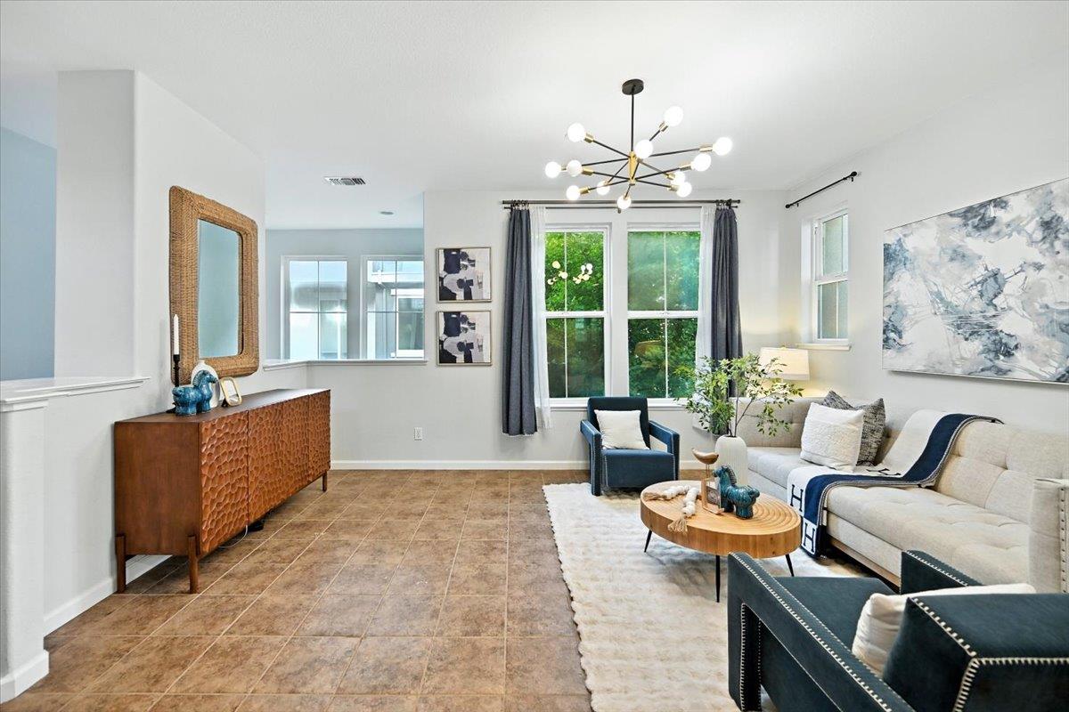 Detail Gallery Image 7 of 35 For 917 Alegre Pl, San Jose,  CA 95126 - 3 Beds | 3/1 Baths