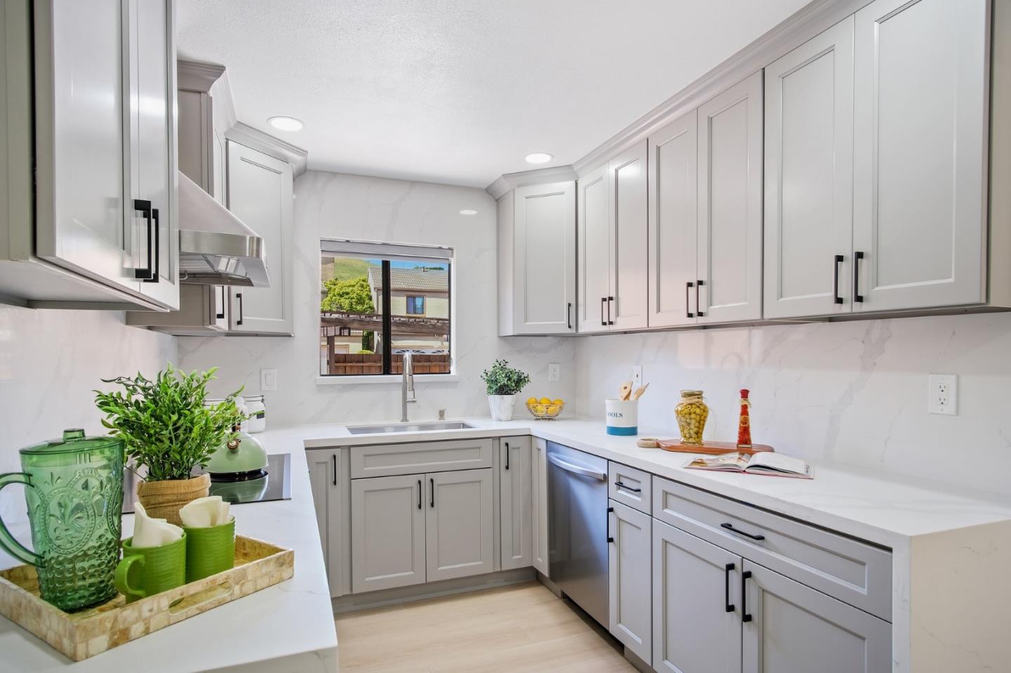 Detail Gallery Image 12 of 54 For 2743 Gamble Ct, Hayward,  CA 94542 - 3 Beds | 2/1 Baths