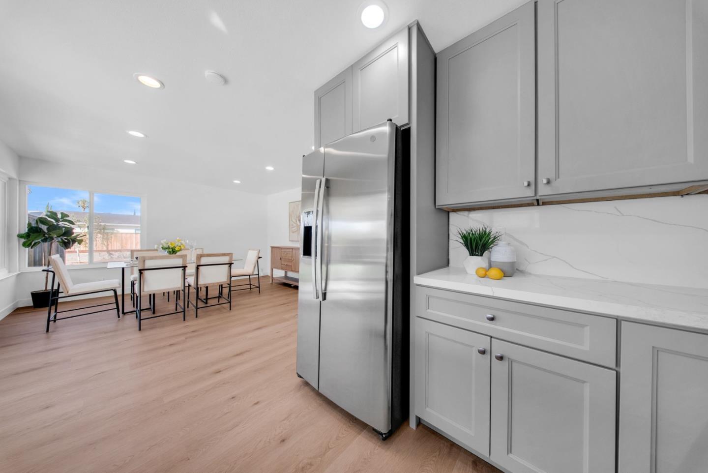 Detail Gallery Image 13 of 37 For 227 Martinvale Ln, San Jose,  CA 95119 - 4 Beds | 2 Baths
