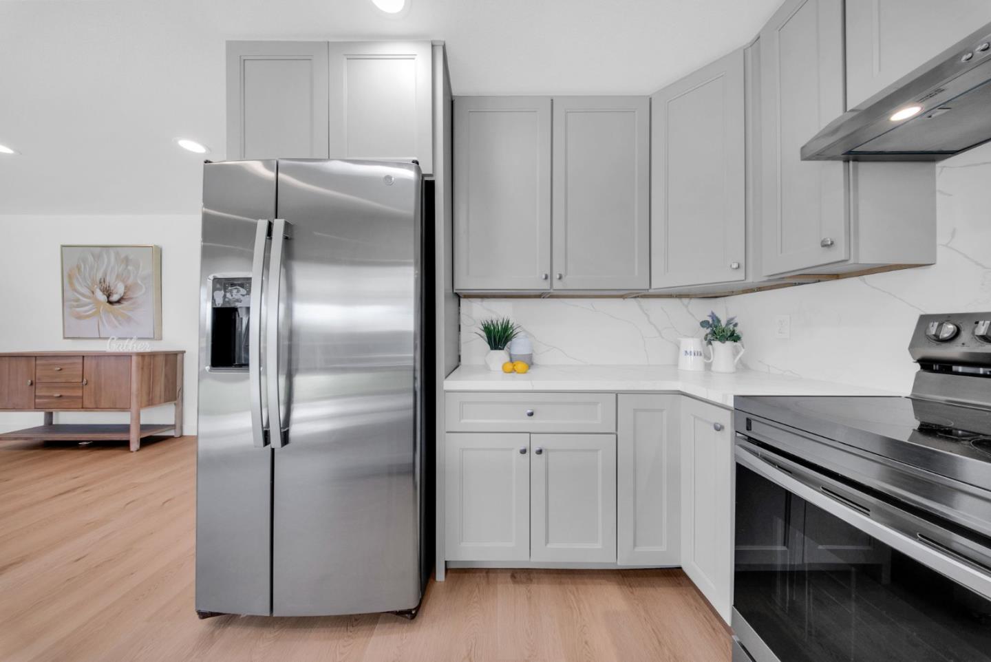 Detail Gallery Image 14 of 37 For 227 Martinvale Ln, San Jose,  CA 95119 - 4 Beds | 2 Baths