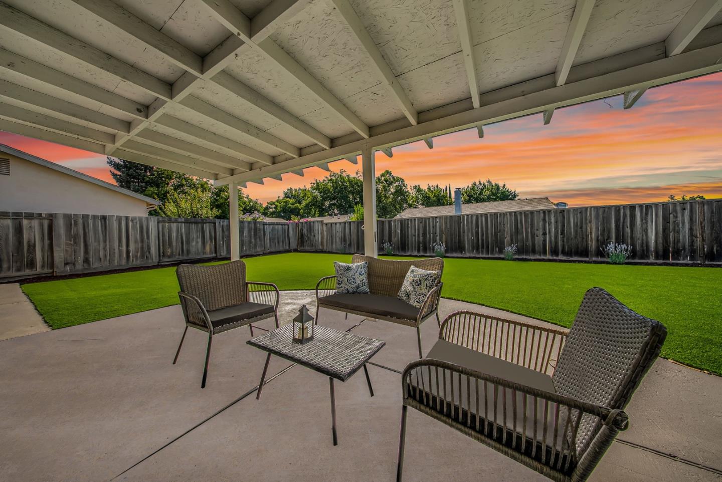Detail Gallery Image 26 of 37 For 227 Martinvale Ln, San Jose,  CA 95119 - 4 Beds | 2 Baths