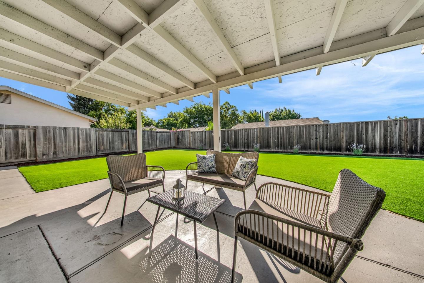 Detail Gallery Image 27 of 37 For 227 Martinvale Ln, San Jose,  CA 95119 - 4 Beds | 2 Baths