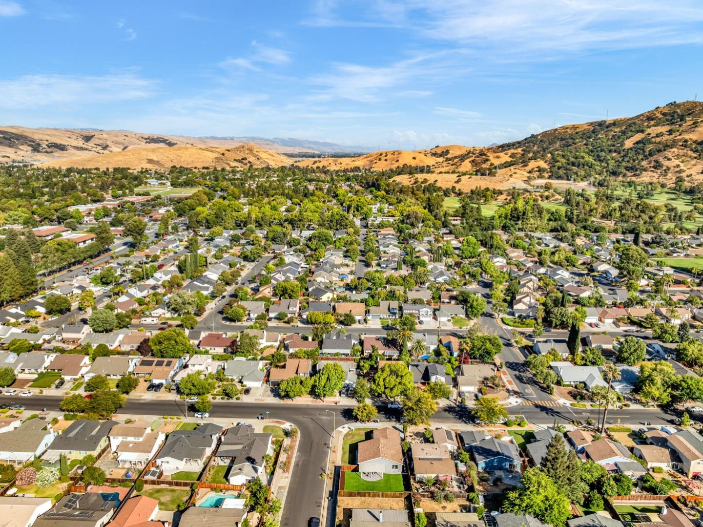 Detail Gallery Image 34 of 37 For 227 Martinvale Ln, San Jose,  CA 95119 - 4 Beds | 2 Baths