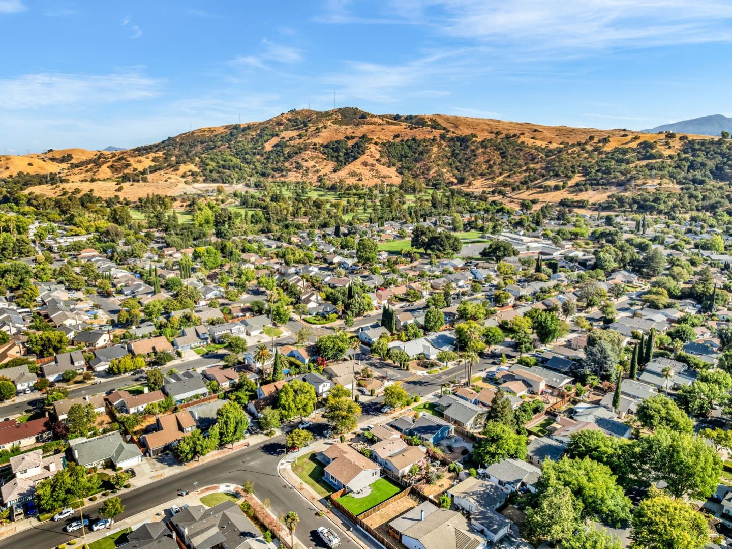 Detail Gallery Image 35 of 37 For 227 Martinvale Ln, San Jose,  CA 95119 - 4 Beds | 2 Baths
