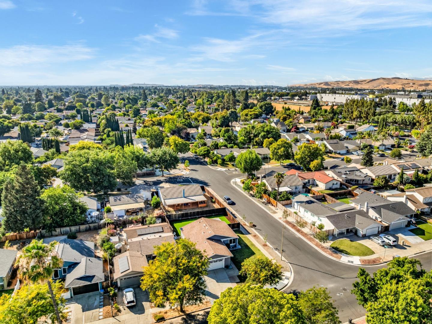 Detail Gallery Image 36 of 37 For 227 Martinvale Ln, San Jose,  CA 95119 - 4 Beds | 2 Baths